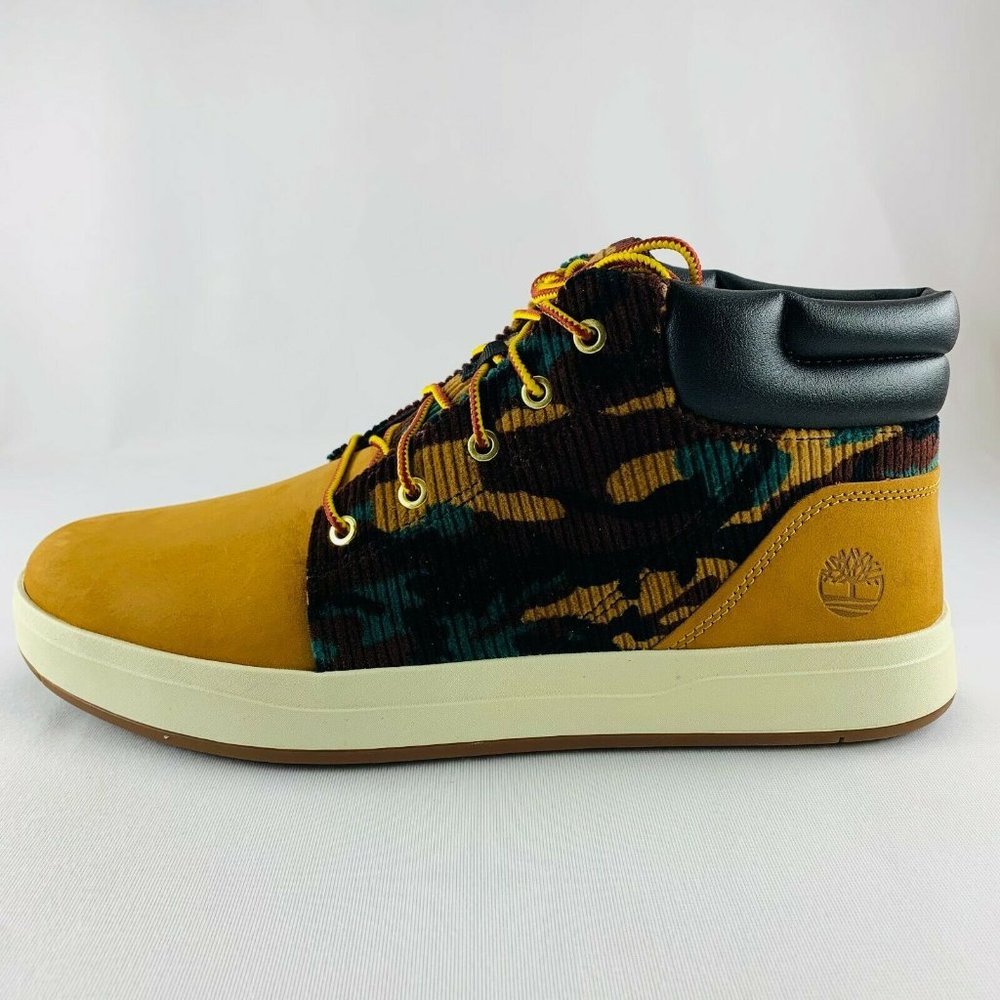 TIMBERLAND MEN’S DAVIS SQUARE LEATHER/FABRC CHUKKA WHEAT NUBCK A2GSM